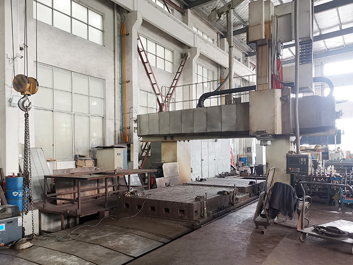 2500×6000龍門加工中心 2500×6000龍門加工中心